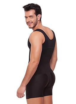 Uzun sochli oriq turk ayoli mushukini qirdiradi Yalangoch Megan Fox film